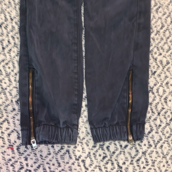 Black American Eagle Joggers - Picture 4 of 7